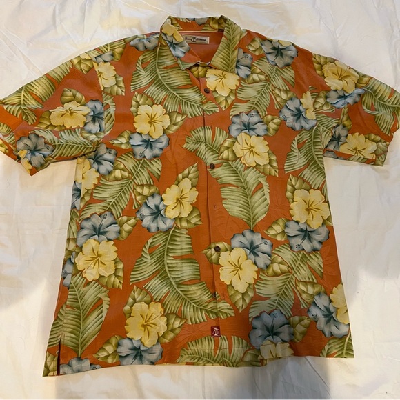 Tommy Bahama Men's Large Floral Short Sleeve Button Front Shirt - Picture 1 of 5